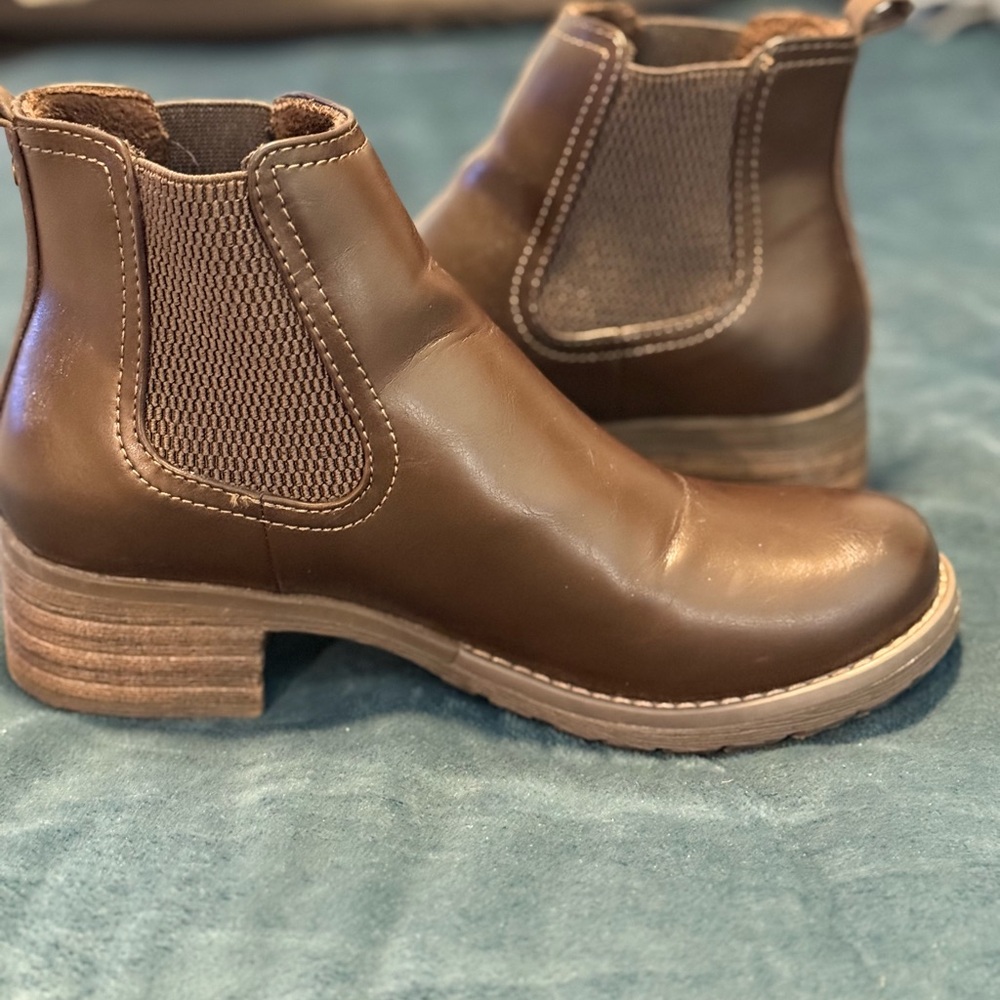 Eastland Dark Brown Chelsea Ankle Booties 7.5 - Picture 2 of 6